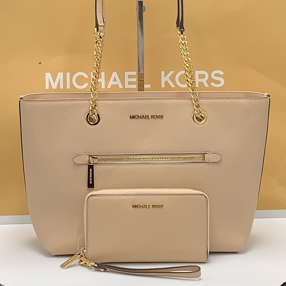 Michael Kors Medium Front Pocket Shoulder Chain Tote & LG Multifunctional Wallet - Picture 2 of 16